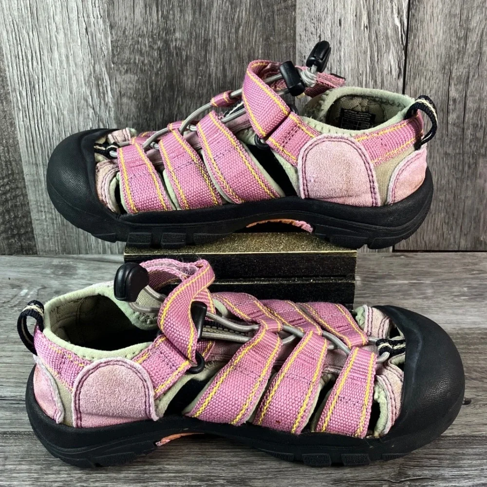Keen Newport H2 Kids Pink Waterproof Sport Sandals Size 1 US 33 EU 9212-CRCS